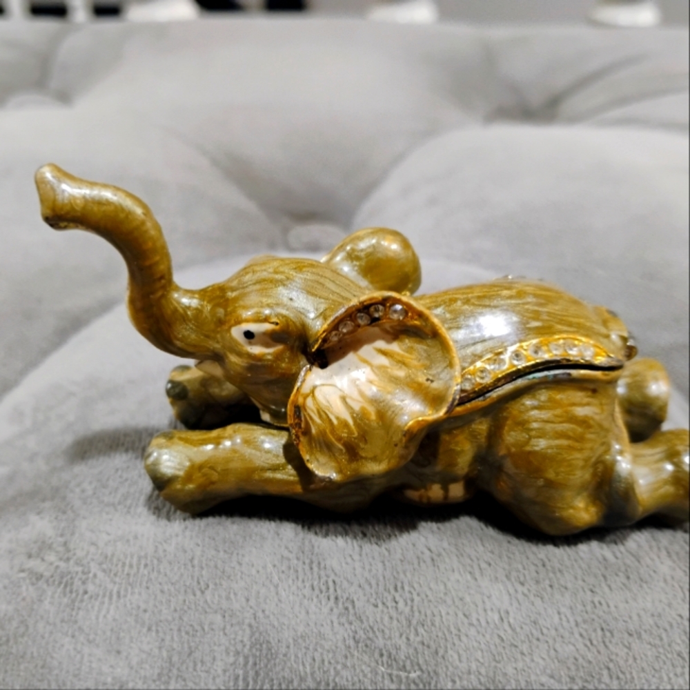 Elephant trinket box